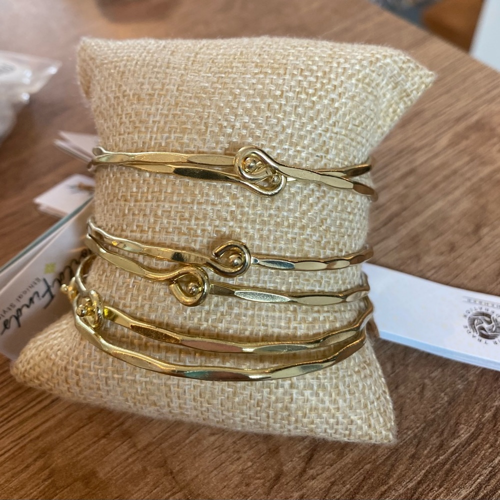 Bracelet - Interlocking Ripple in Gold